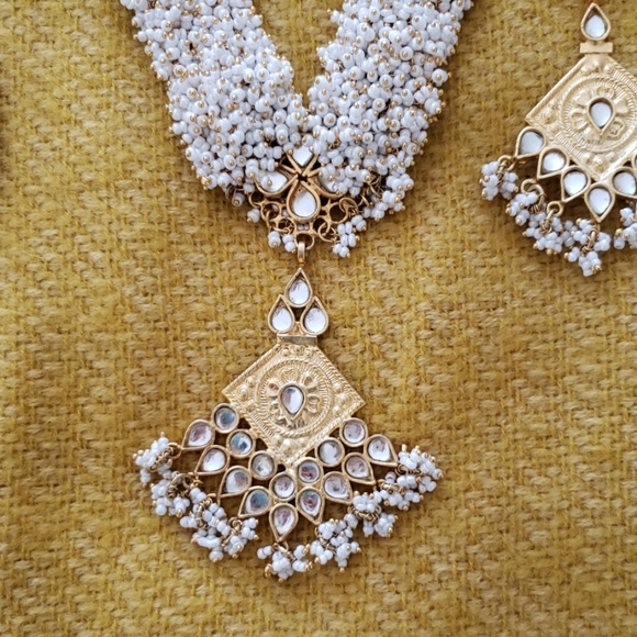 Bollywood Necklace Set - Picture 3 of 5